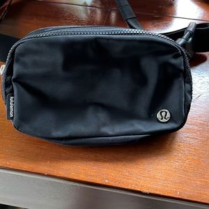 Lululemon Everywhere Belt Bag